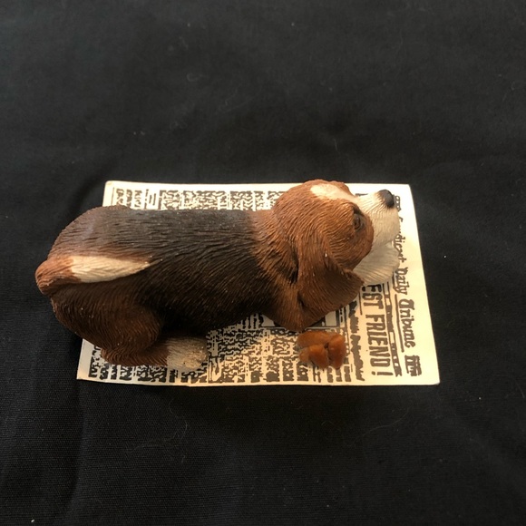 Sandicast Winking Beagle - Picture 2 of 4